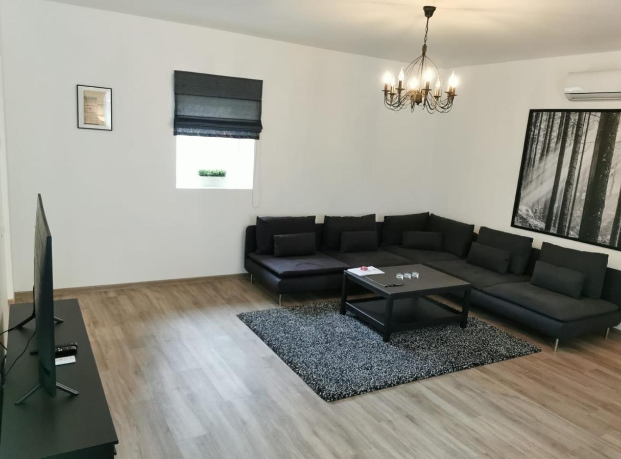 Laurentroom Central Park Ukmergė Eksteriør bilde